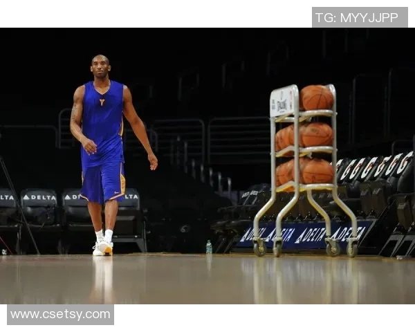 姚明与助理共同奋斗的背后故事与篮球梦想的追逐之路