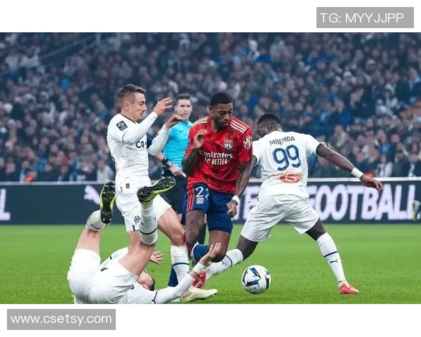 英超激情对决巴黎圣日耳曼逆转里昂精彩瞬间回顾与十大进球集锦 英超激情对决巴黎圣日耳曼逆转里昂精彩瞬间回顾与十大进球集锦