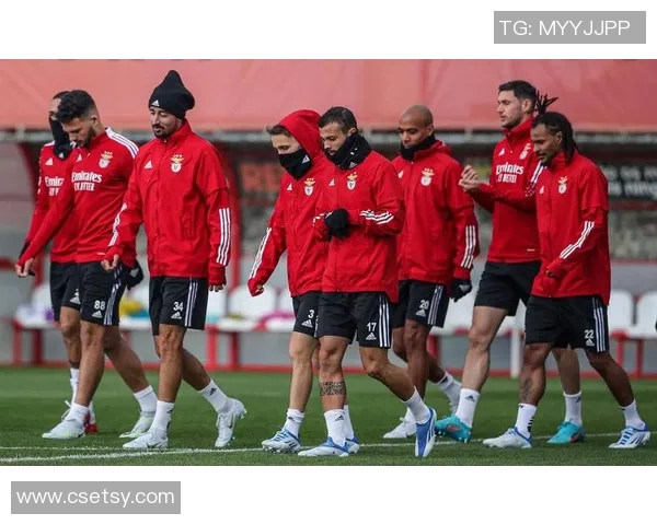 欧冠激战本菲卡与巴萨互交白卷补时进球引发全场狂欢与转会传闻