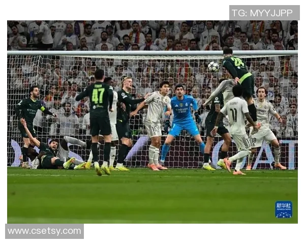 德甲焦点战曼城与皇马激战成平局争议判罚引发全场热议