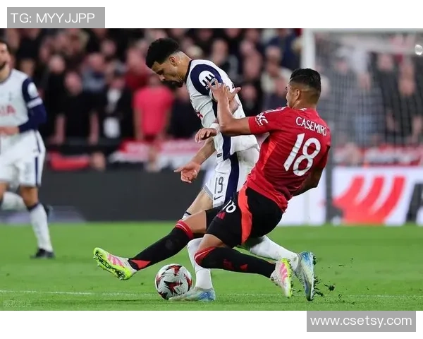 欧联杯激战国米与里昂互交白卷绝杀瞬间引发全场热烈反响 欧联杯激战国米与里昂互交白卷绝杀瞬间引发全场热烈反响