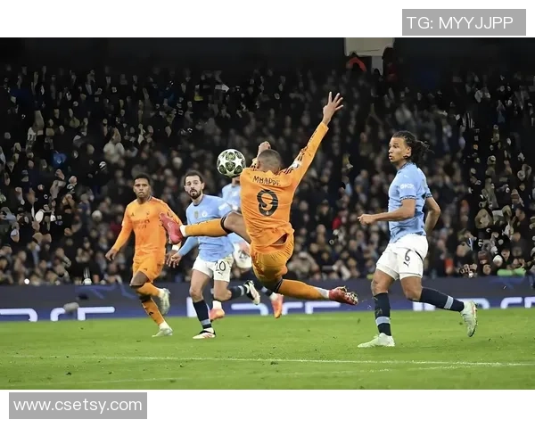 欧冠激战本菲卡与那不勒斯战成平局精彩瞬间引发全场欢呼